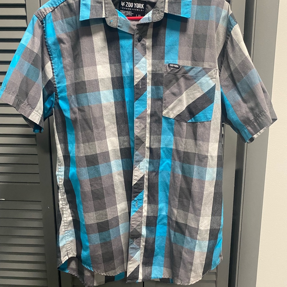 Zoo York brand men’s plaid button down shirt, gently used, size large